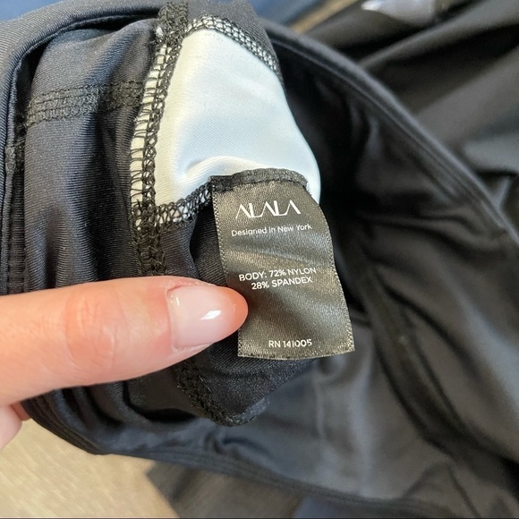 ALALA Blocked Cropped Leggings Black Palm Shadow M - Picture 11 of 11